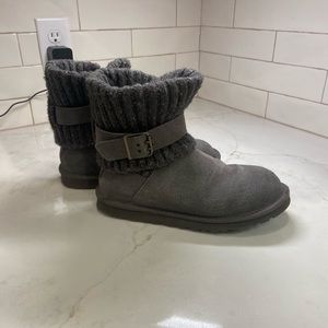 UGG boots, knit fold over top with buckle